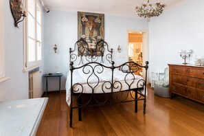 6 多间卧室、熨斗/熨衣板、旅行婴儿床、WiFi