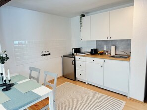 Fridge, stovetop, coffee/tea maker, electric kettle - Erholung pur am Rhein (Sankt Goar)
