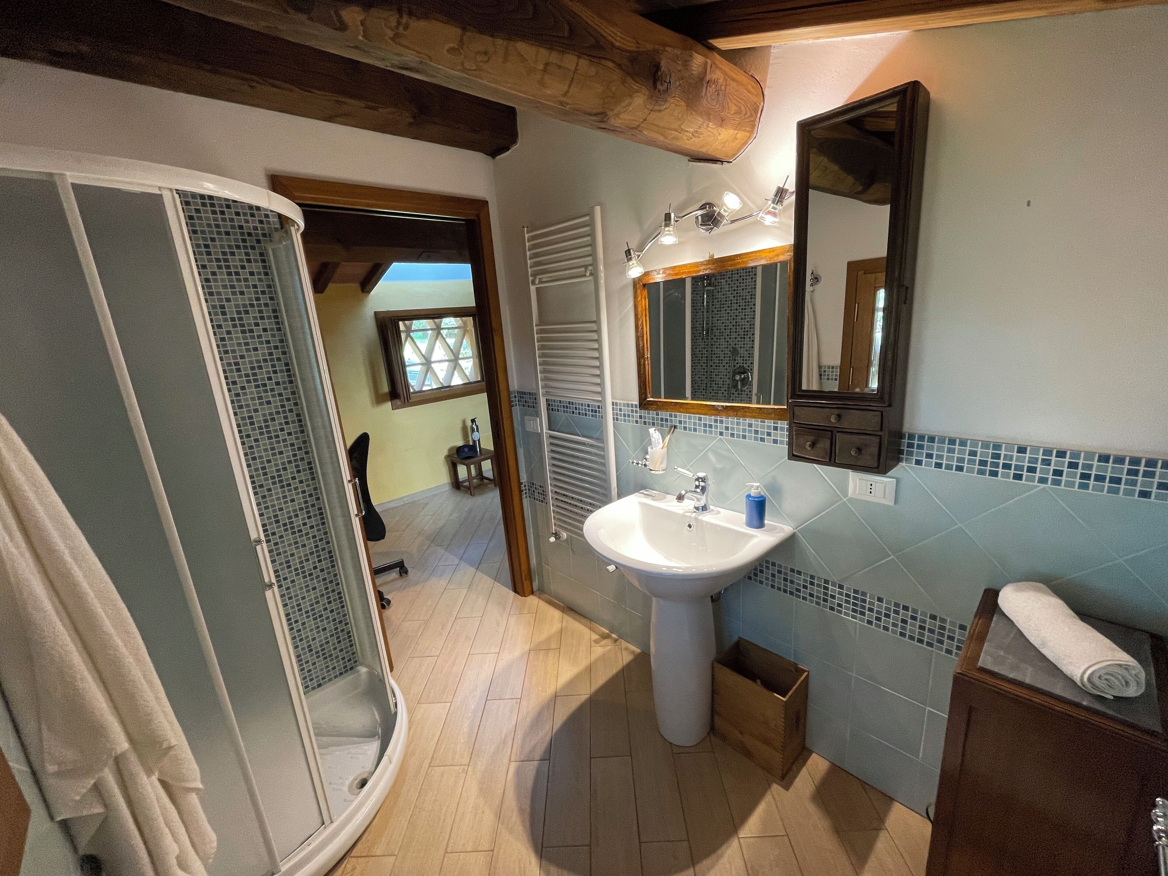 Maison Familiale, vue jardin | Salle de bain