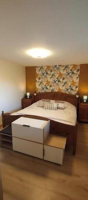 2 bedrooms, WiFi, bed sheets