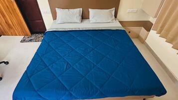 2 bedrooms, desk, free WiFi, bed sheets
