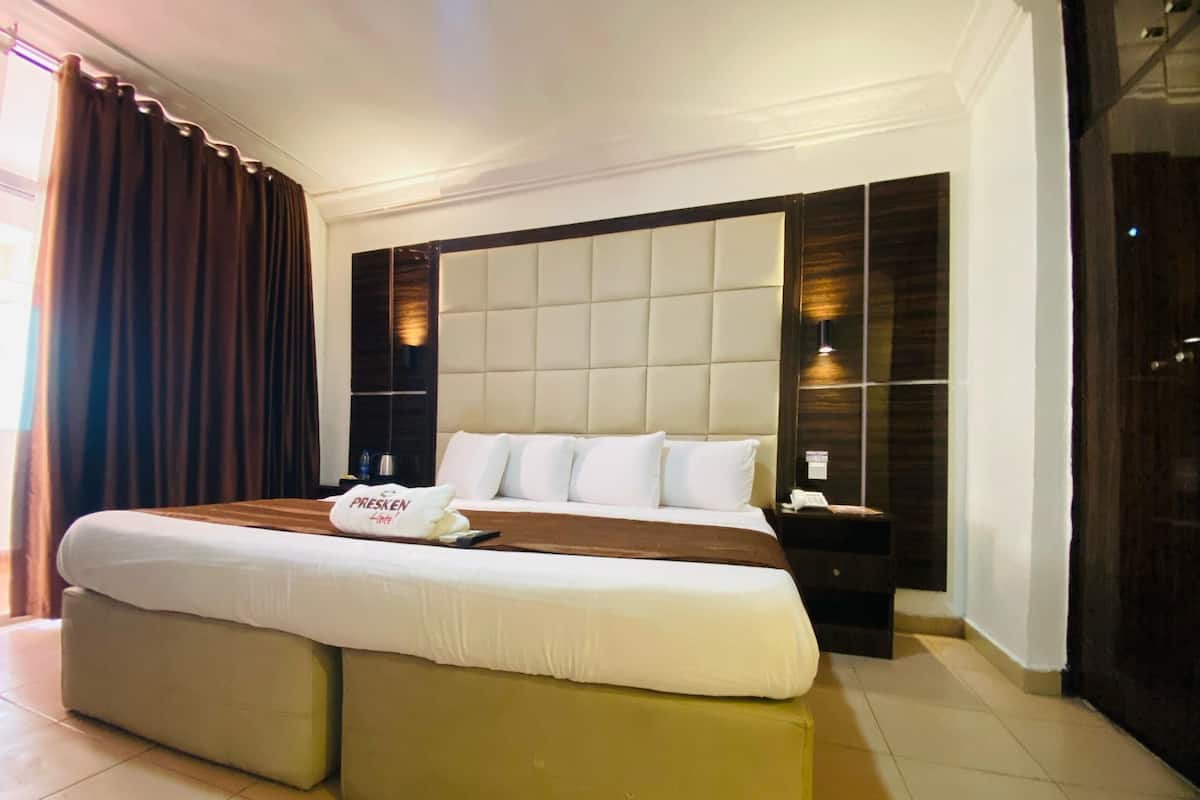 Economy Room