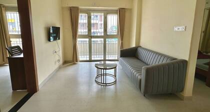 Robin`s Roost: 2BHK Modern AC Flat in Wakad, Pune