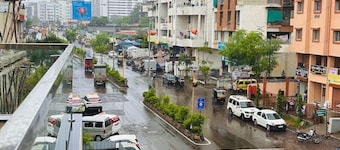 Robin`s Roost: 2BHK Modern AC Flat in Wakad, Pune