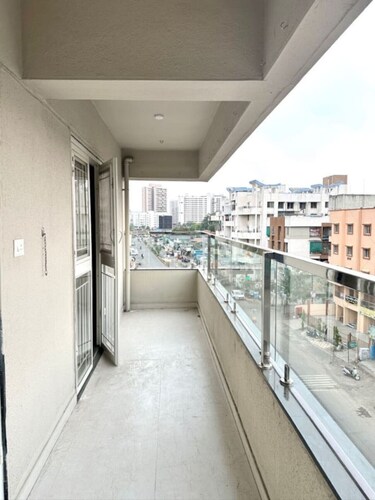 Robin`s Roost: 2BHK Modern AC Flat in Wakad, Pune