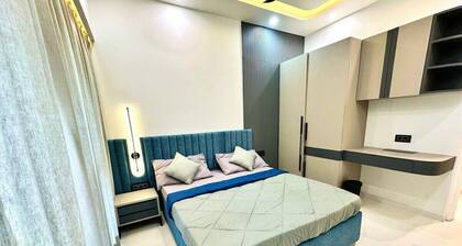 Peacock Palace: 2BHK Modern AC Flat in Baner, Pune