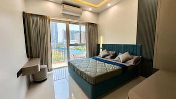 2 bedrooms, desk, iron/ironing board, free WiFi