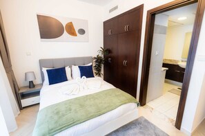 3 Schlafzimmer, Schreibtisch, Bügeleisen/Bügelbrett, WLAN