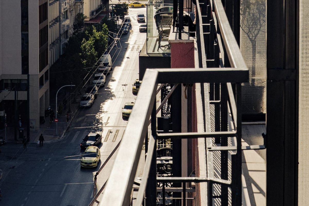 Suite Grand, balkon, pemandangan kota | Minibar, brankas, ruang kerja ramah laptop, dan kedap suara