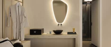 Minibar, coffres-forts dans les chambres