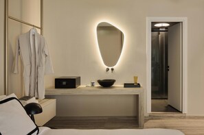 Grand Suite, Balcony, City View | Minibar, in-room safe, laptop workspace, soundproofing - Finders Top Floor Apartments  (Athens)