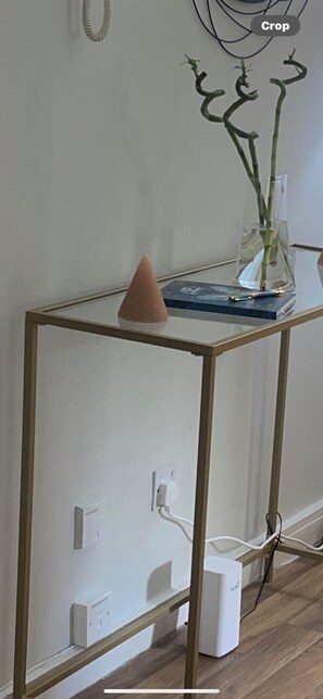 2 bedrooms, iron/ironing board, free WiFi, bed sheets - London Luxury Apartment up to 8 Guests (London)