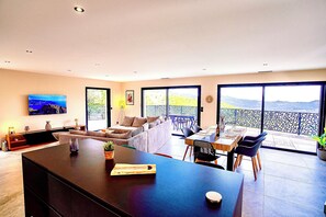 Smart TV, books - A Casa di Ghjulia Villa de Luxe 10 Couchages Proche St Florent (Vallecalle)