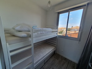 2 bedrooms