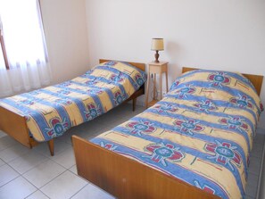 3 quartos, ferros/tábuas de passar roupa