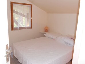 5 slaapkamers, een strijkplank/strijkijzer