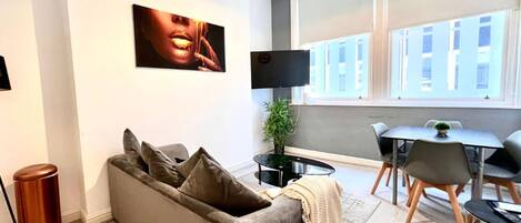 Apartment | Living area | TV