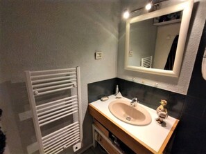 Shower - Studio Front DE MER Résidence CAP Atlantic À Soulac SUR MER - 8150 (Soulac-sur-Mer)