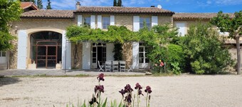 Mas Provençal Aux Portes de L'isle sur la Sorgue