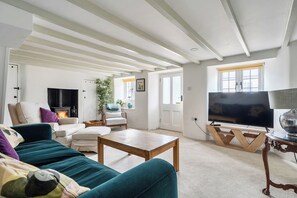 Unclassified image, 4 of 35, button - 4-bed Cottage - Pets With Garden & Wood Burner (Helston)
