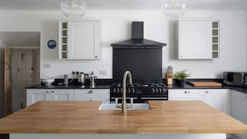 Ferienhaus | Eigene Küche | Kühlschrank, Mikrowelle, Ofen, Herdplatte