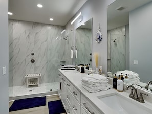 House, Multiple Beds, Patio, Ocean View (The Blue Pearls) | Bathroom | Free toiletries, towels, soap, shampoo - The Blue Pearls by Resort Collection (Panama City Beach)