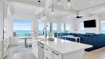 Nhà, nhiều giường, có thể sử dụng hồ bơi, quang cảnh biển (Viviana #12) | Nội thất