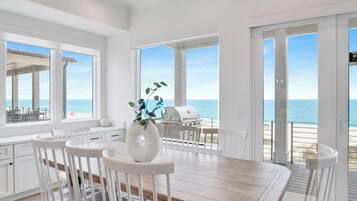 House, Multiple Beds, Pool Access, Ocean View (Viviana #12) | Dining