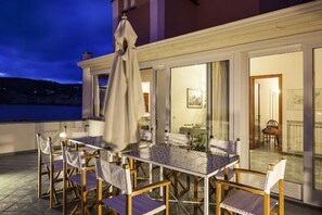 Outdoor dining - Apartament Libeccio - Residence Le Pleiadi Sant'Angelo (Sant'Angelo)