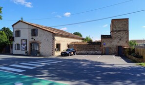Façana frontal de l'allotjament