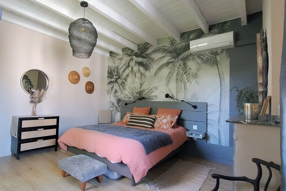 Comfort Apartment, Private Bathroom, Garden View | 1 bilik tidur, langsir/tirai gelap terus, kalis bunyi