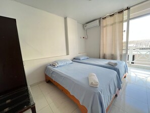 Family Apartment, Balcony | 2 bedrooms, free WiFi - Edificio Santa Catalina 204 (San Andrés)