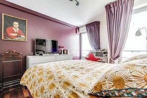 1 quarto, escrivaninha, ferros/tábuas de passar roupa, Wi-Fi de cortesia