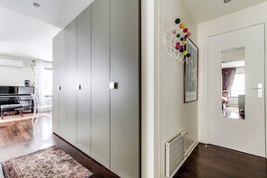 Interior - A RARE PARISIAN GEM WITH PRIVATE TERRACE & AIR CON-RUE VIEILLE DU TEMPLE-MARAIS (Paris)