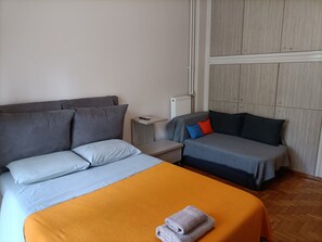 1 bedroom, iron/ironing board, WiFi, bed sheets