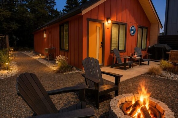 Enjoy the fire pit at night.