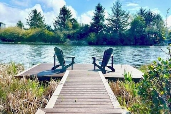 Shared dock on the Grand Canal. Perfect for fishing and relaxing.