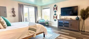 Good Vibrations Unit #A Duplex on the Canal