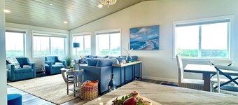 Good Vibrations Unit #A Duplex on the Canal