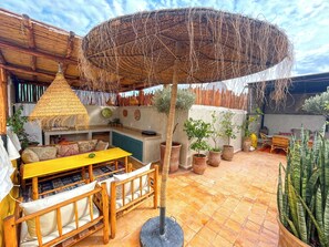 Outdoor dining - Private medina riad - Swimming pool - Petanque & services (Marrakech)