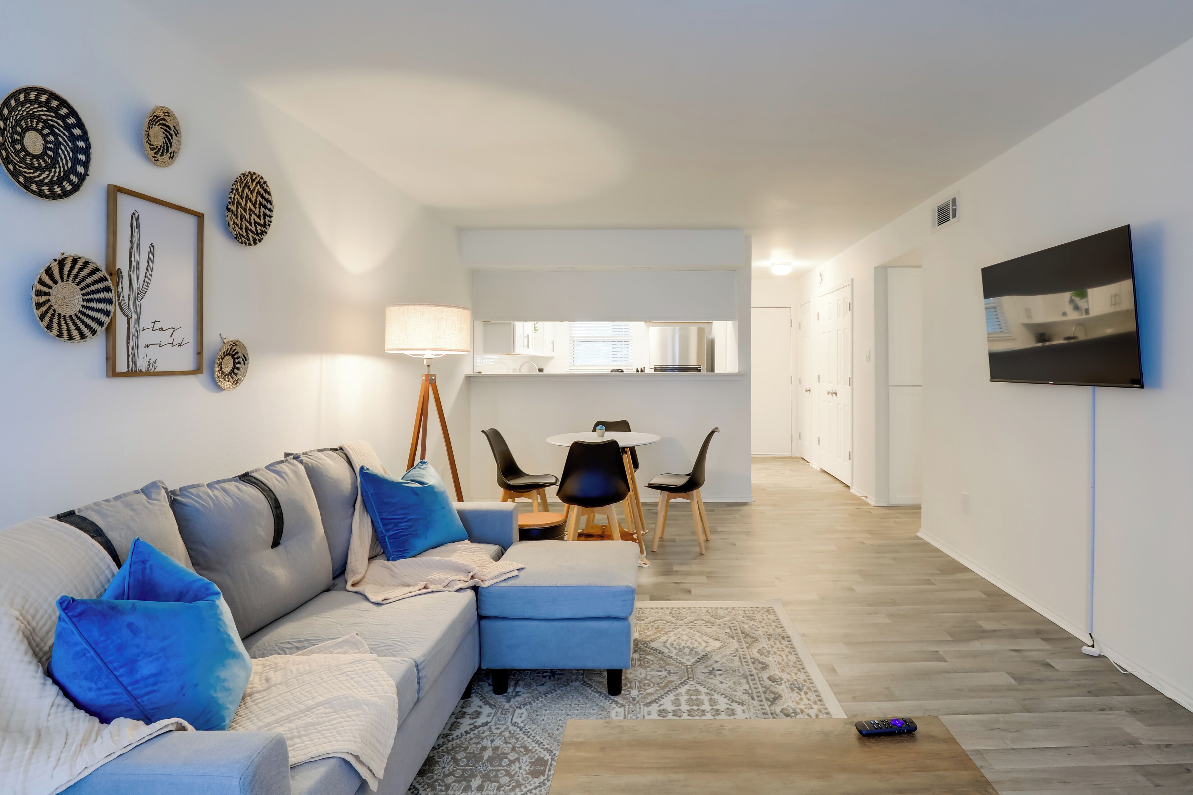 Modern Arlington Apt: 2 Mi to Globe Life Field!