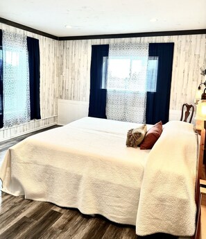 2 bedrooms, desk, iron/ironing board, free WiFi