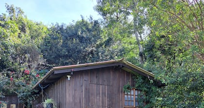 Shanti Chalet (Peace)Super cozy in the middle of stunning nature