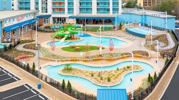 Piscina coperta, piscina stagionale all'aperto, ombrelloni da piscina