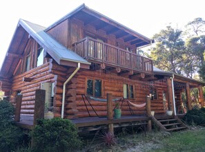 Exterior - Loghome Getaway  (Dales Creek)
