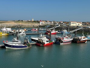 Marina - 2 Bedroom Private vacation home in Le Château-d'Oléron (Le Château-d'Oléron)