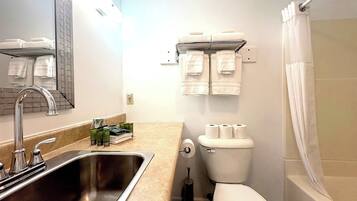 Dusche, Haartrockner, Handtücher