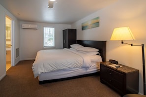 1 bedroom, WiFi, bed sheets - Room 5 at Inland Lake Motel, Indian River, MI (Indian River)