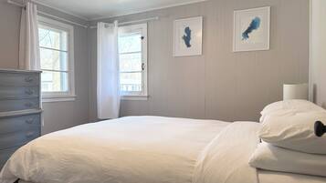 2 bedrooms, WiFi, bed sheets