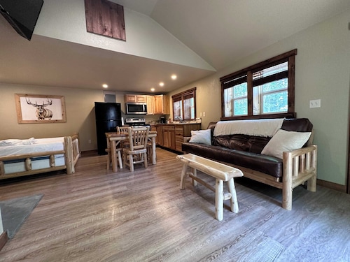 The Chipmunk Lodge Su